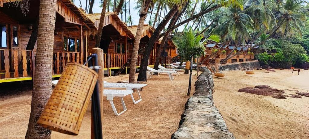 Sea Front Cottage Little Khola Cola Exterior photo