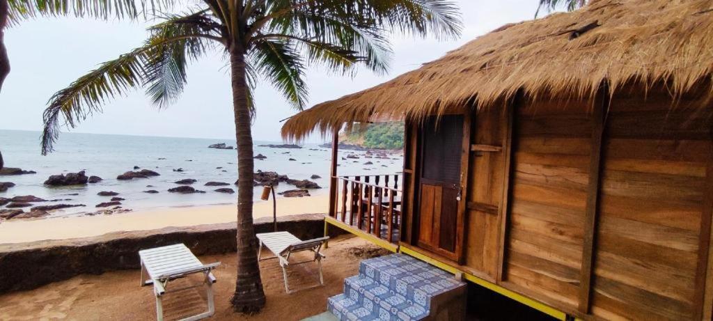 Sea Front Cottage Little Khola Cola Exterior photo