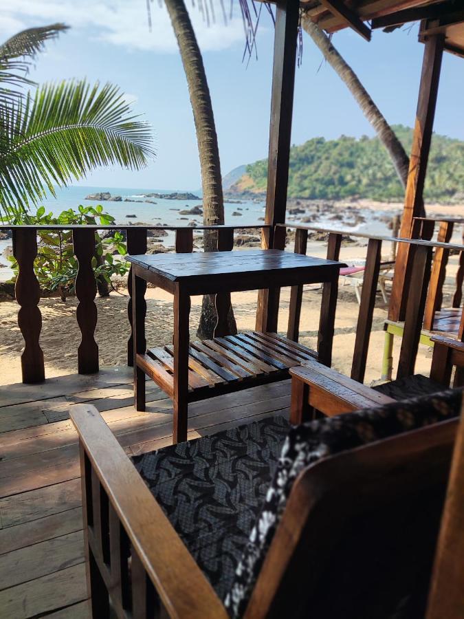 Sea Front Cottage Little Khola Cola Exterior photo