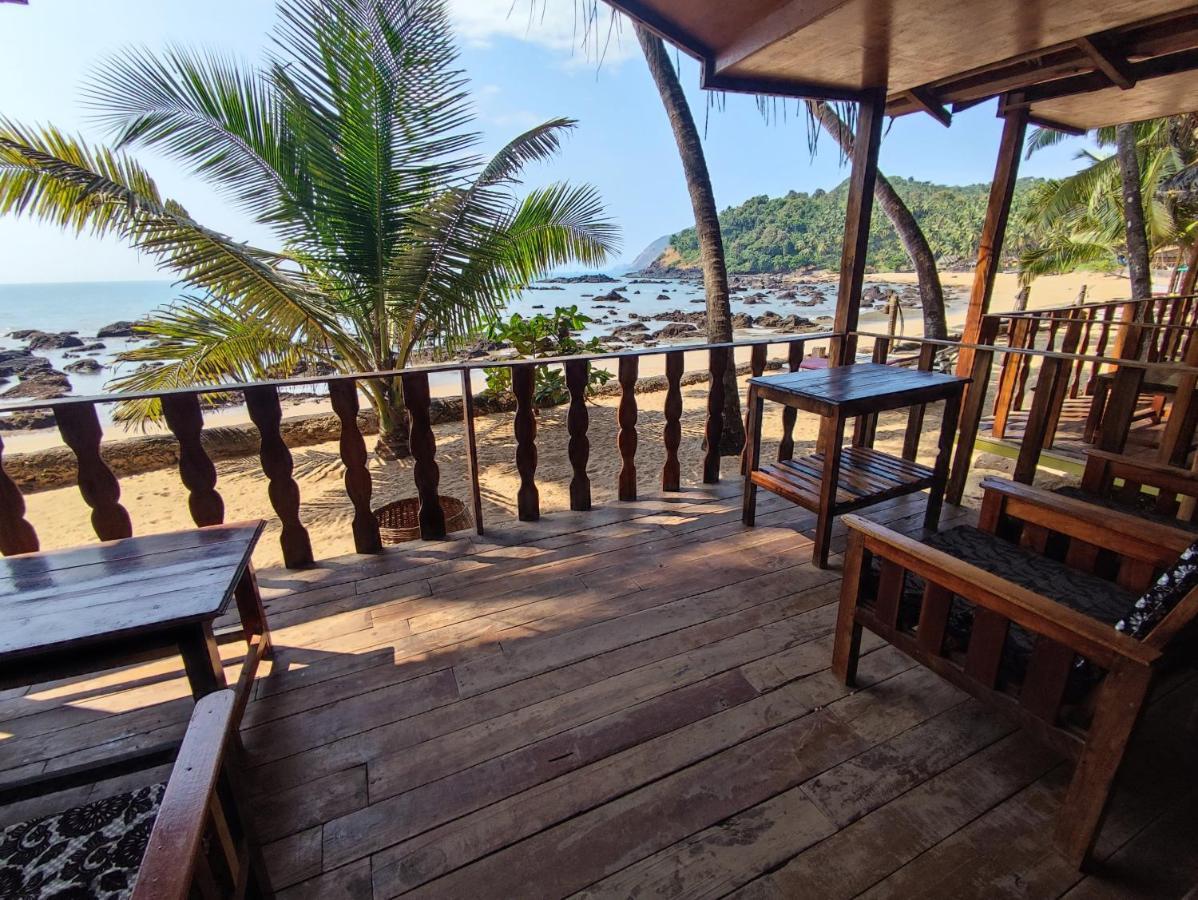 Sea Front Cottage Little Khola Cola Exterior photo