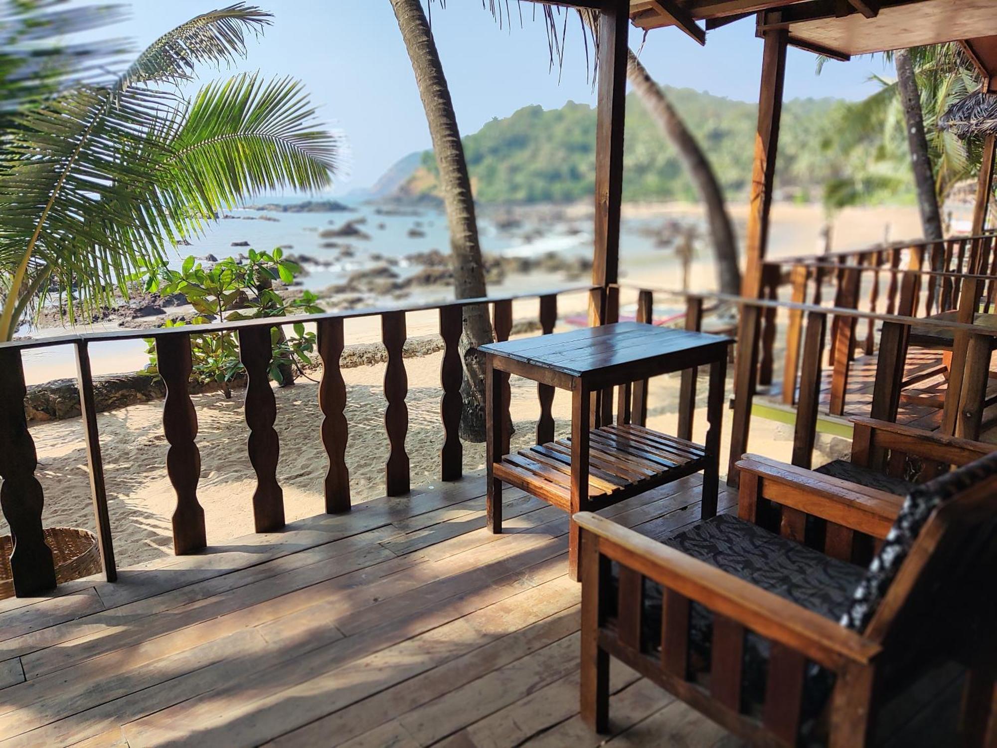 Sea Front Cottage Little Khola Cola Exterior photo
