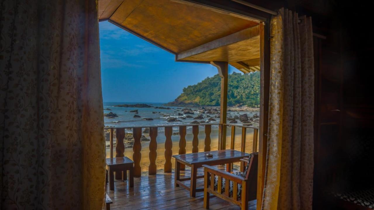 Sea Front Cottage Little Khola Cola Exterior photo