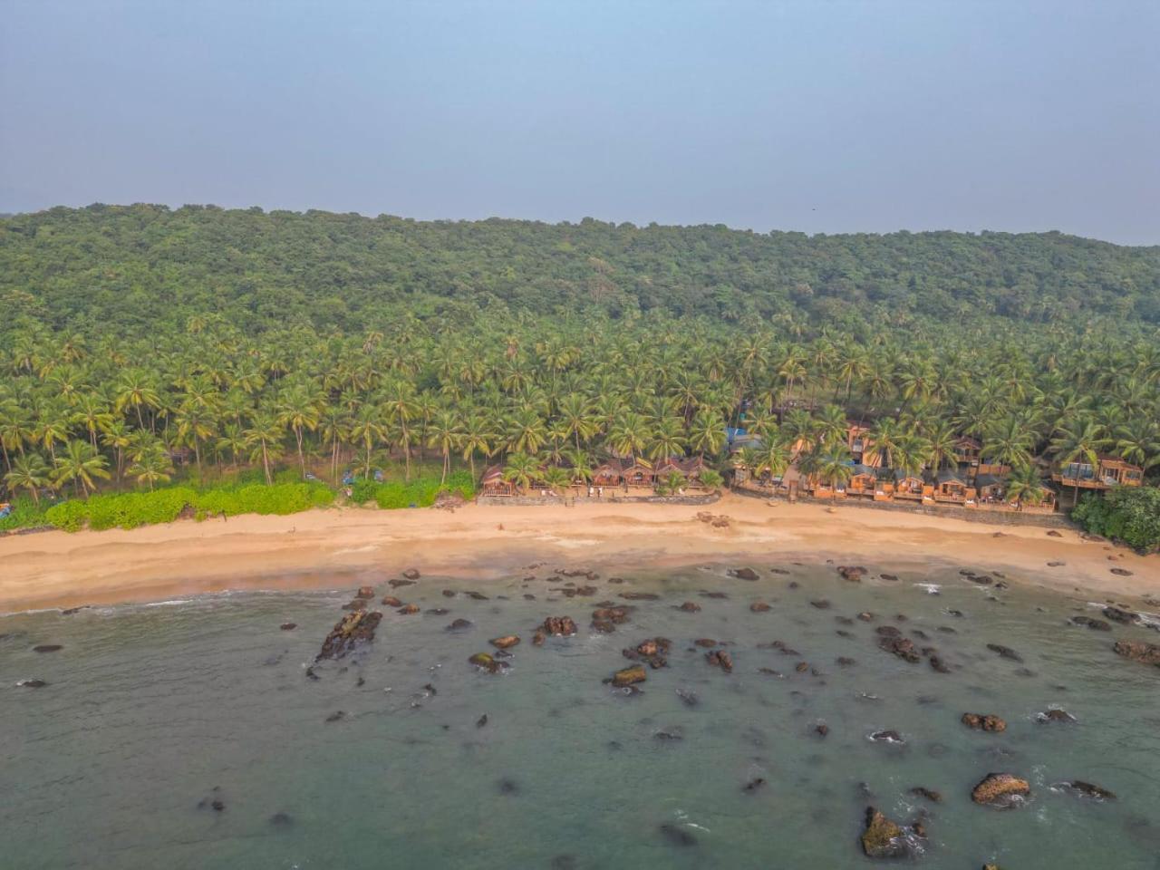 Sea Front Cottage Little Khola Cola Exterior photo