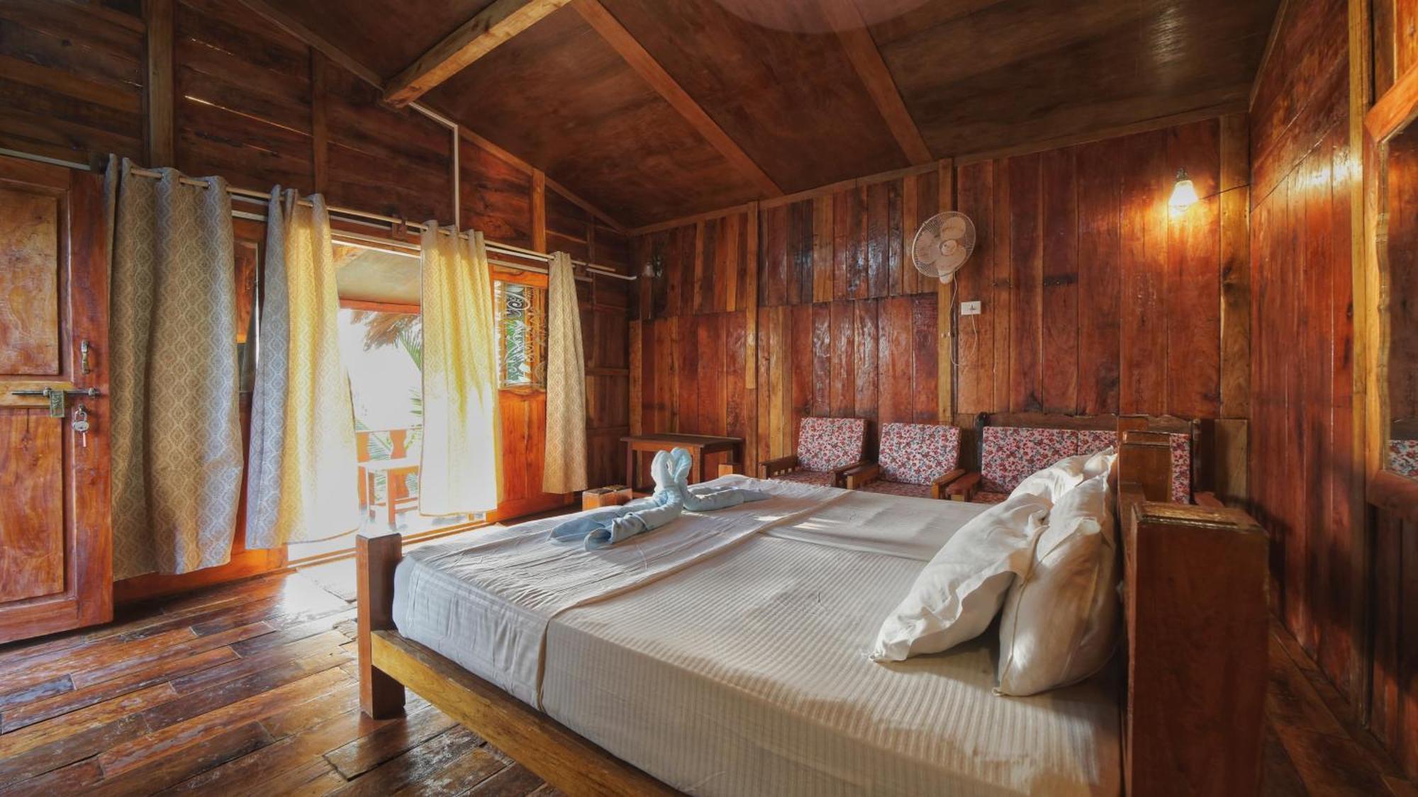 Sea Front Cottage Little Khola Cola Room photo