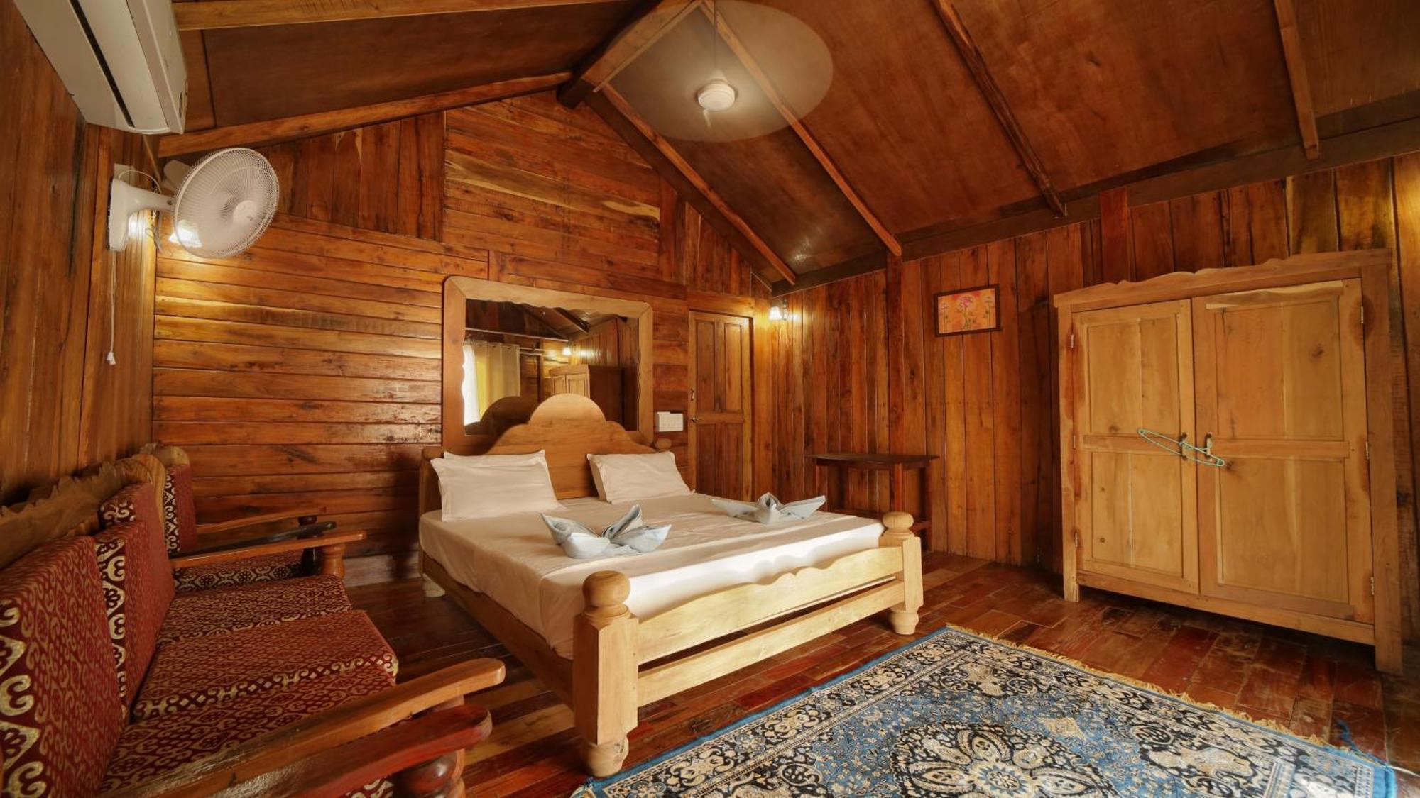 Sea Front Cottage Little Khola Cola Room photo